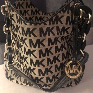 Michael Kors Chain Bucket Bag